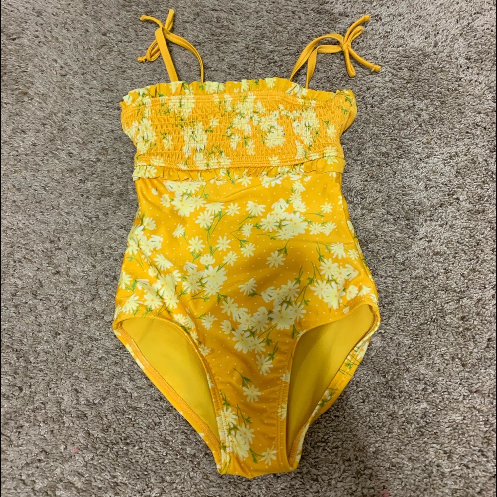Girl one piece swim